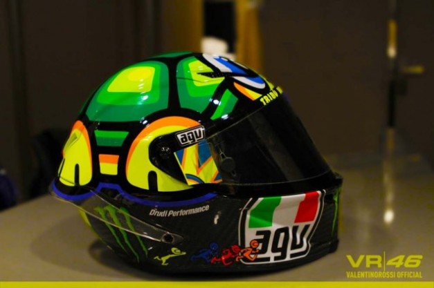 Valentino-Rossi-Mugello-AGV-Helmet-2013-01-635x423